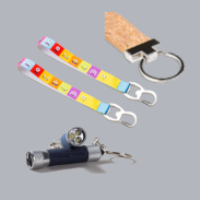 Andere Schlüsselanhänger – Sie haben die Wahl aus Kork, aus Recycling-Material oder mit Taschenlampe – hier werden Sie garantiert fündig!
