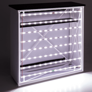 LED-Messetheke mit schwarzer Tischplatte ohne individuell bedrucktes Banner