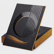 Multiloft-Flyer mit partiellem UV-Lack und orangefarbenem Farbkern