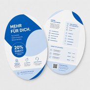 Ovale Flyer in Blau und Weiß mit Rabatt Hinweis QR-Code Vorteilen Angebotsinformationen und Rückseite drucken lassen