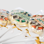 Detaillierte Ansicht von Schoko-Lollis, individuell bedruckt nach Wunschmotiv und in Folie verpackt.